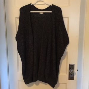 Aritzia Community Iconic Cape XS/S black marl